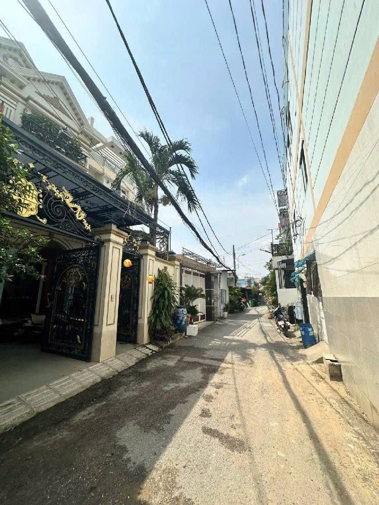 NHÀ ĐẸP 3TẦNG DƯƠNG ĐÌNH HỘI QUẬN 9-XE HƠI ĐỖ CỬA- NHỈNH 7TỶ-AN NINH