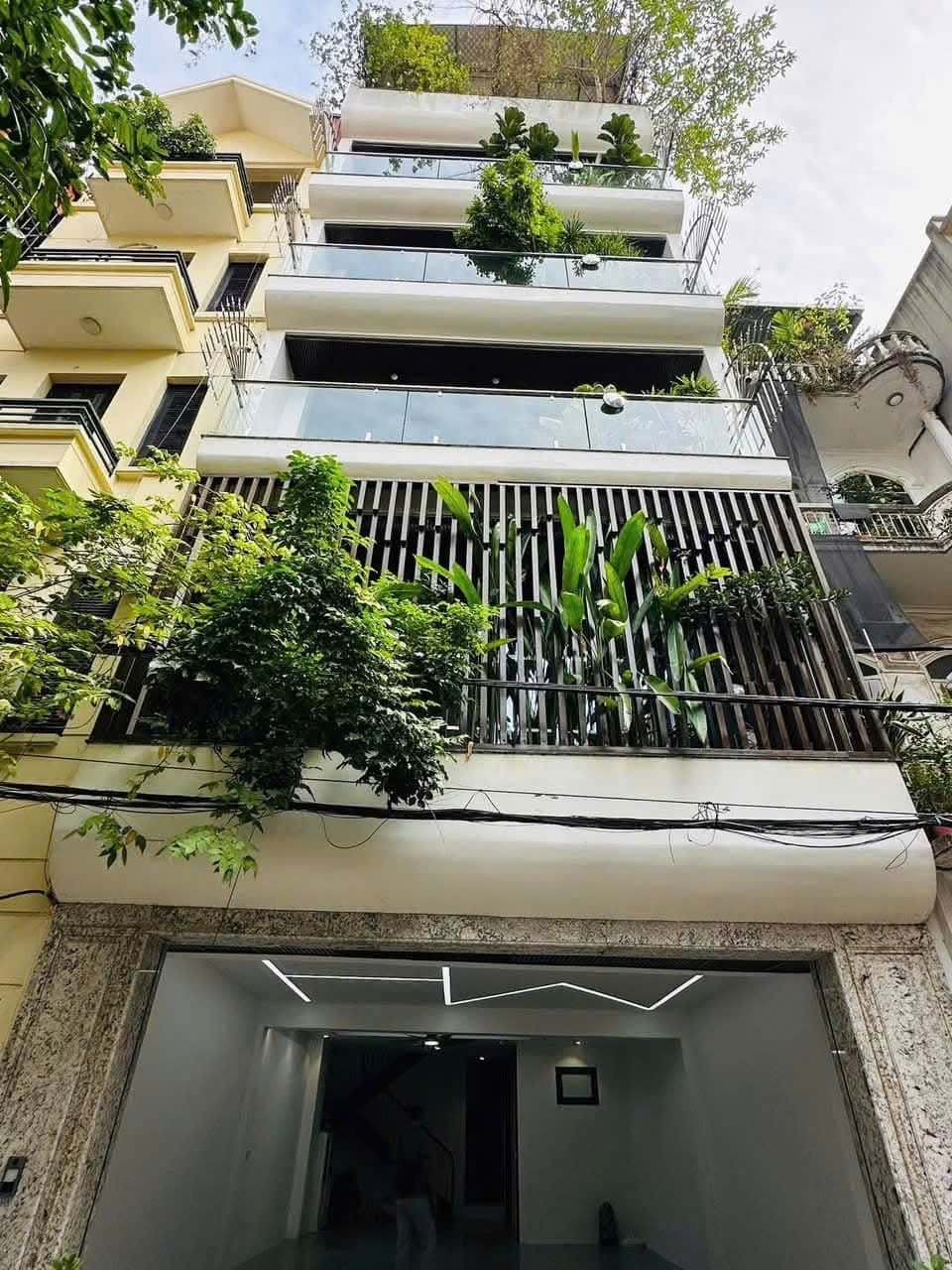 NHÀ ĐẸP BỆNH VIÊN PHƯƠNG ĐÔNG - DT53M2 - 5 TẦNG - GIÁ 85 TỶ - Ở HOẶC KINH DOANH Ô TÔ THÔNG