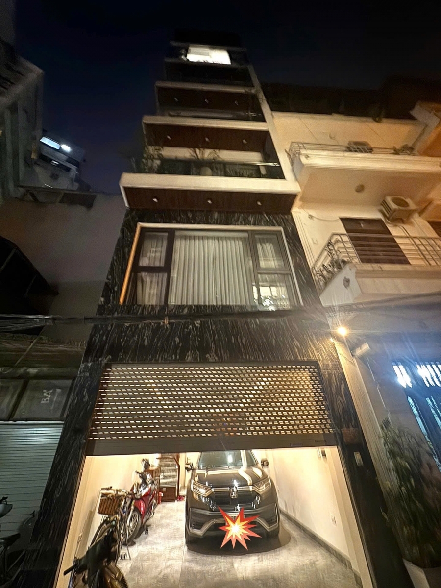 NHÀ ĐẸP CHÍNH CHỦ - GIÁ TỐT - Vị Trí Đắc Địa Tại Bồ Đề Quận Long Biên