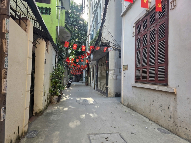 Nhà đẹp đón tết phố Lạc Long Quân 36m2 5 tầng nhỉnh 9 tỷ