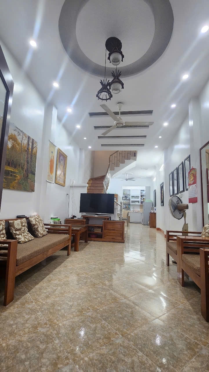 Nhà đẹp Hiếm PHỐ Phúc-Tân Hoàn Kiếm Hà Nội 4 tầng ô tô đỗ cửa sân cổng ba bước tới hồ Hoàn Kiếm-Khu