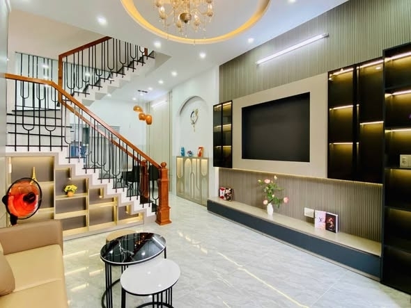 Nhà đẹp Hoàng Văn Thụ Tân Bình – 73m² (4.5x17) 3 tầng giá chỉ 9.9 tỷ.