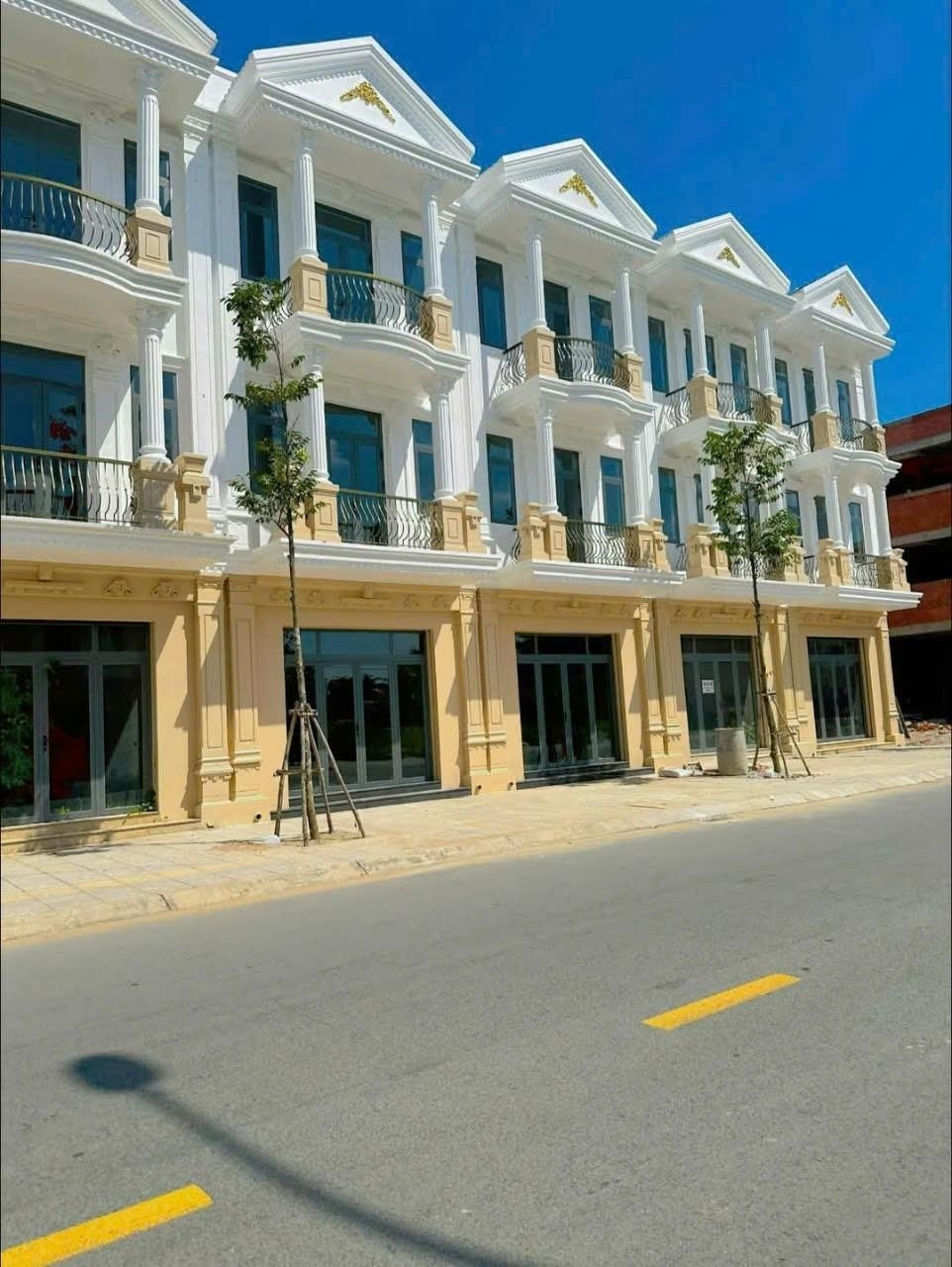 NHÀ ĐẸP - MẶT TIỀN - Chính Chủ Cần Bán Căn Nhà Đường Nguyễn Trọng Dân P1 TP Gò Công Tiền Giang