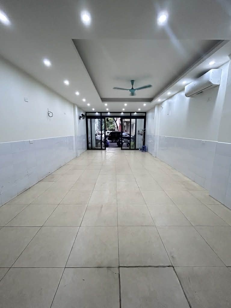 nhà đẹp Ngọc Lâm 70m x 5 tầng kinh doanh vỉa hè ôtô tránh