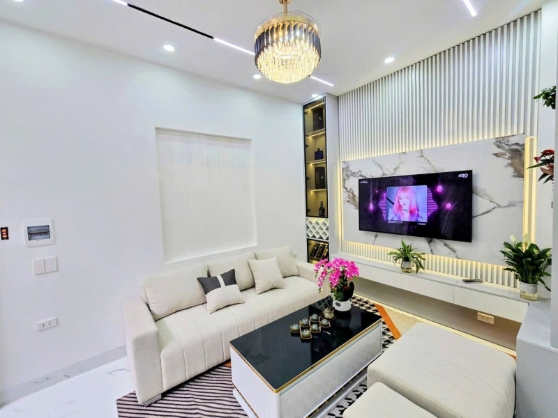 Nhà đẹp ở ngay đón Tết tại Định Công – 25/28m*45tầng- Ngõ thông 4m- Giá hơn 6 tỷ