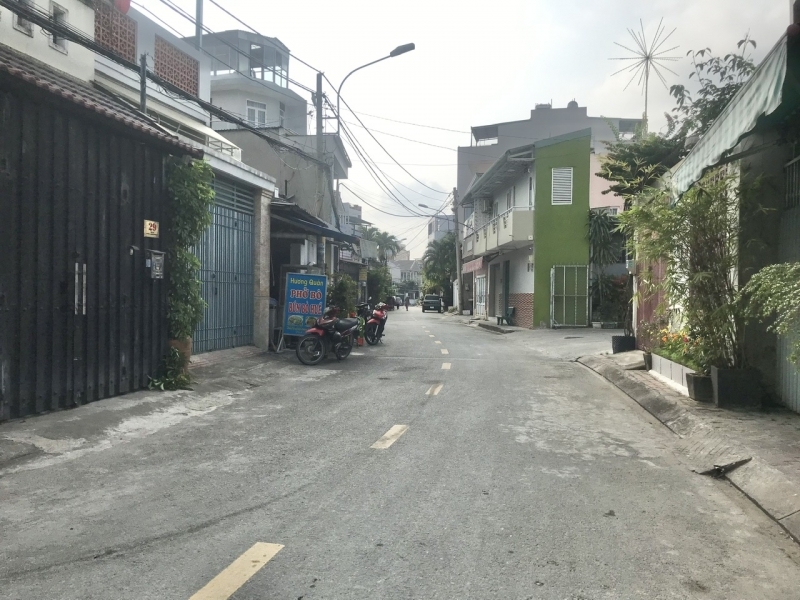 Nhà đường 385, gần Lê Văn Việt, Hẻm xe hơi thông, 1 sẹc,3 tầng 55m2