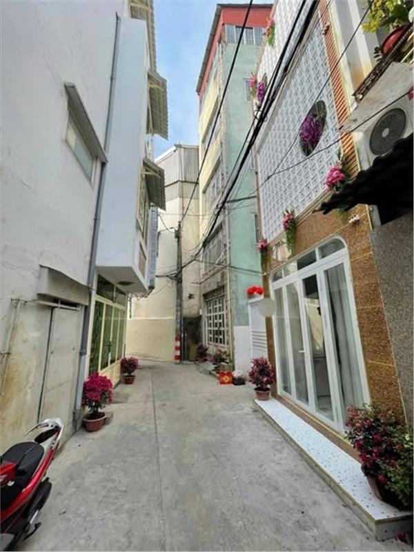 Nhà Đường Cách Mạng Tháng Tám Phường Tân Sơn Nhất Mới Phường 5 Quận Tân Bình Cũ.