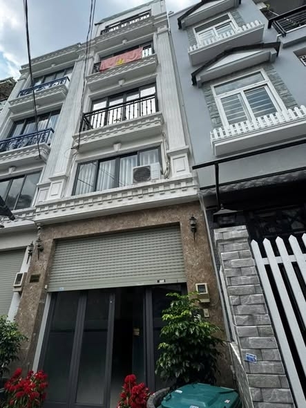 Nhà Đường Hoàng Hoa Thám Phường 5 Quận Bình Thạnh Cũ.