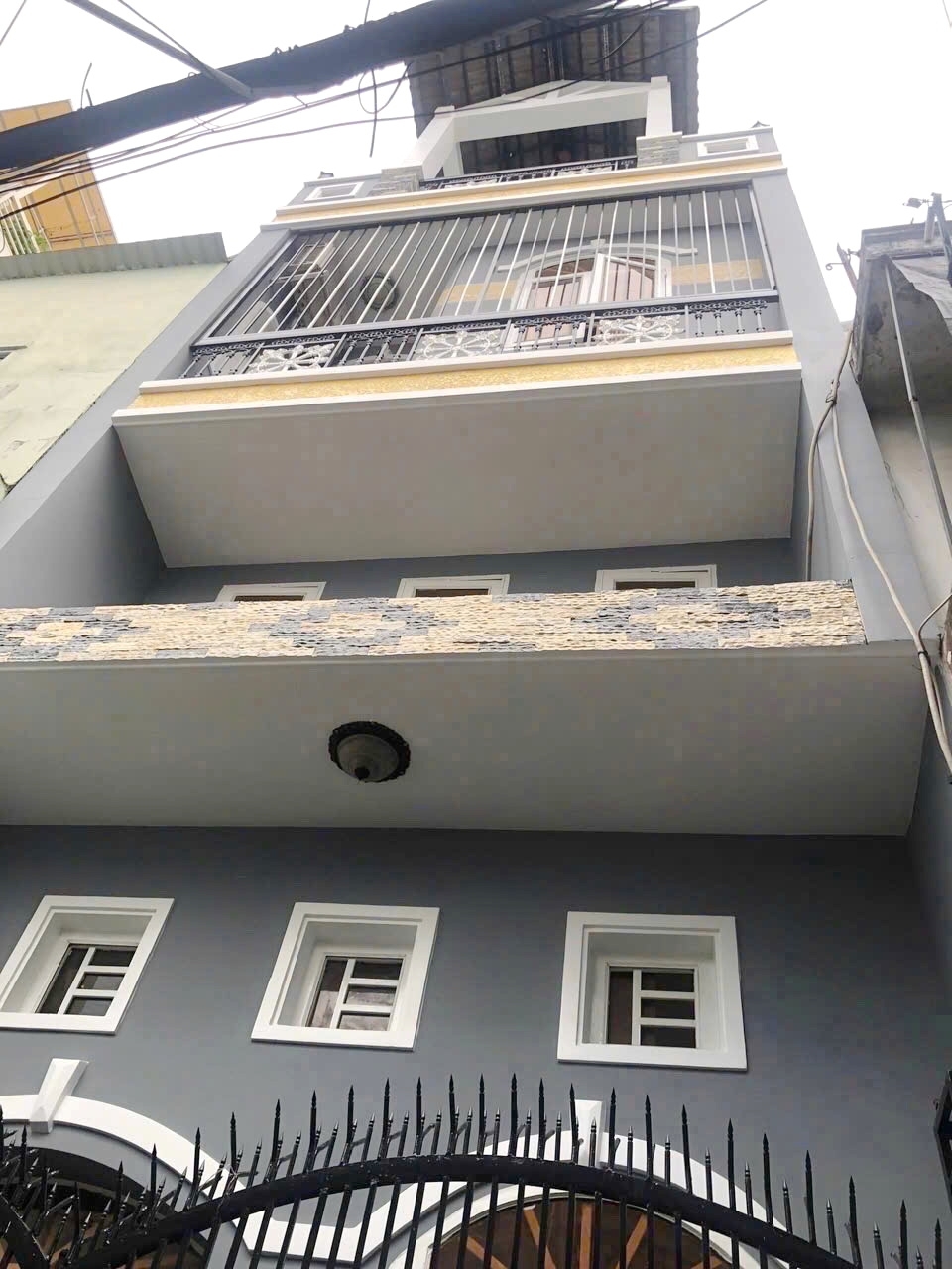 Nhà gần MT Ba Đình 3 lầu Giá : 75 Tỉ (TL)