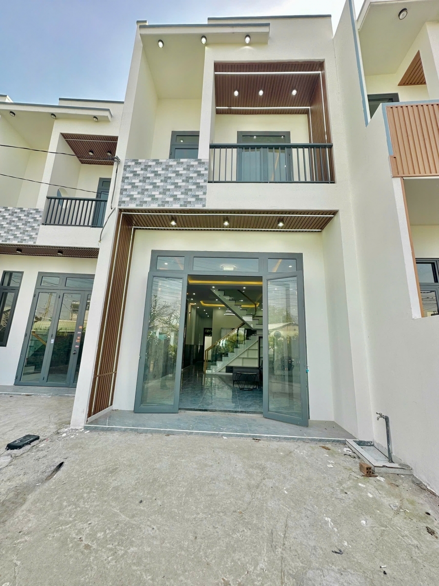 Nhà Giá Rẻ 400 Triệu Đầy Đủ Công Năng tọa lạc gần Khu du lịch Bửu Long