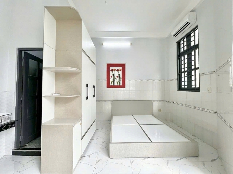 Nhà góc 4 tầng (6.1x10m) nở hậu DT lớn Bùi Minh Trực P5Q8. Giá 5.98 tỷ