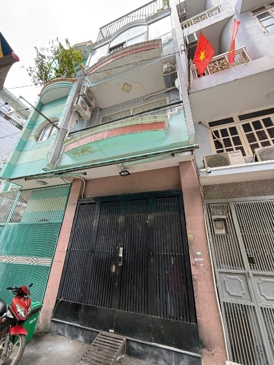 Nhà Hẻm 2 ôtô tránh nhau Dương Bá Trạc P. Chánh Hưng. Giá 98 tỷ TL