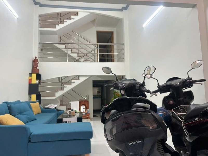 Nhà hẻm 9m 3.5x11m lửng+lầu Bùi Minh Trực P6Q8