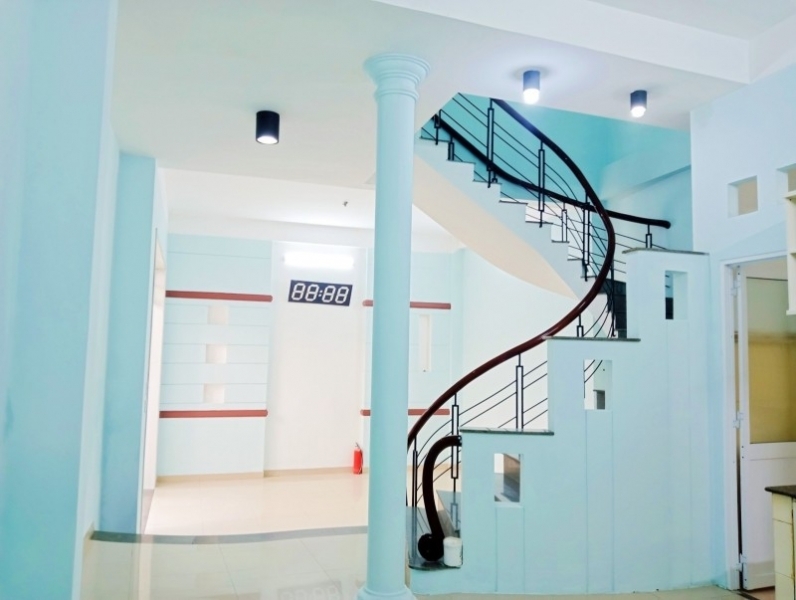 ♪ Nhà kiệt gần Lý Thái Tổ gần Phan Thanh 92m2 2 tầng cứng sân rộng 5.1 tỷ