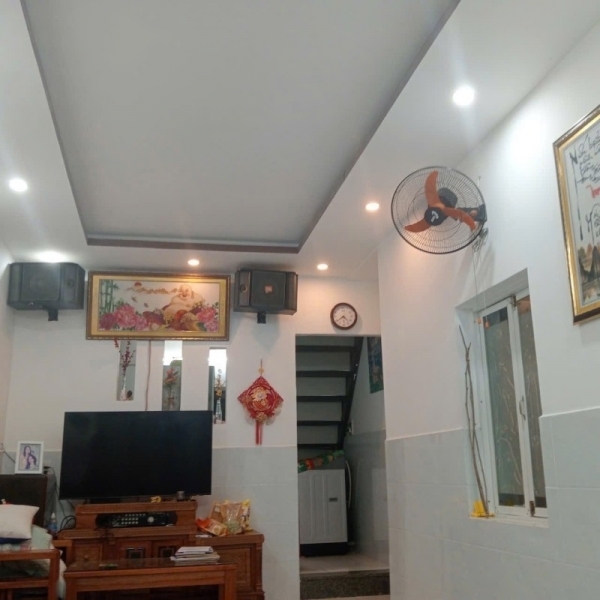 ♥ Nhà kiệt Hoàng Diệu gần Nguyễn Văn Linh 37m2 2 tầng cứng sạch 2.89 tỷ