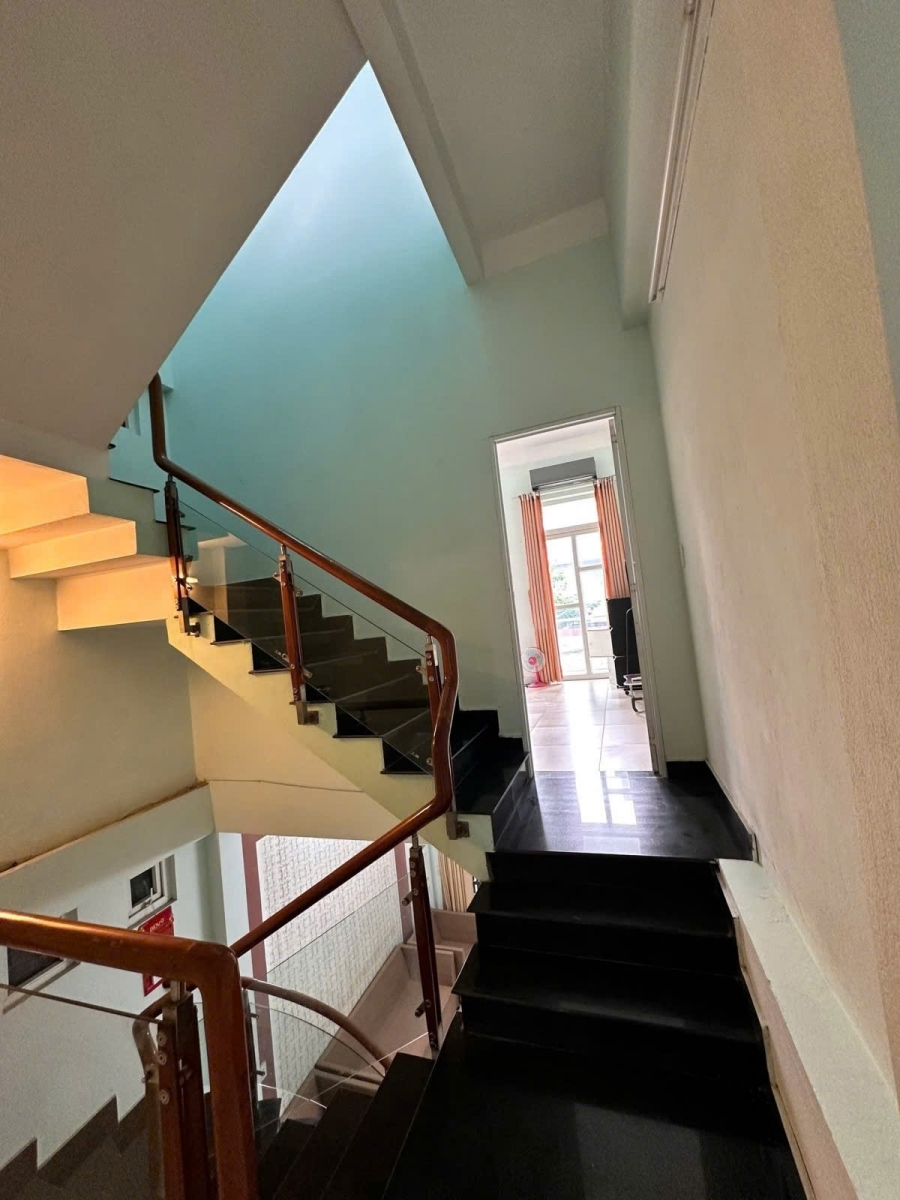 ♪ Nhà kiệt Ô tô thẳng sát MT Nguyễn Hữu Thọ gần Duy Tân 56m2 3 tầng đúc 3PN