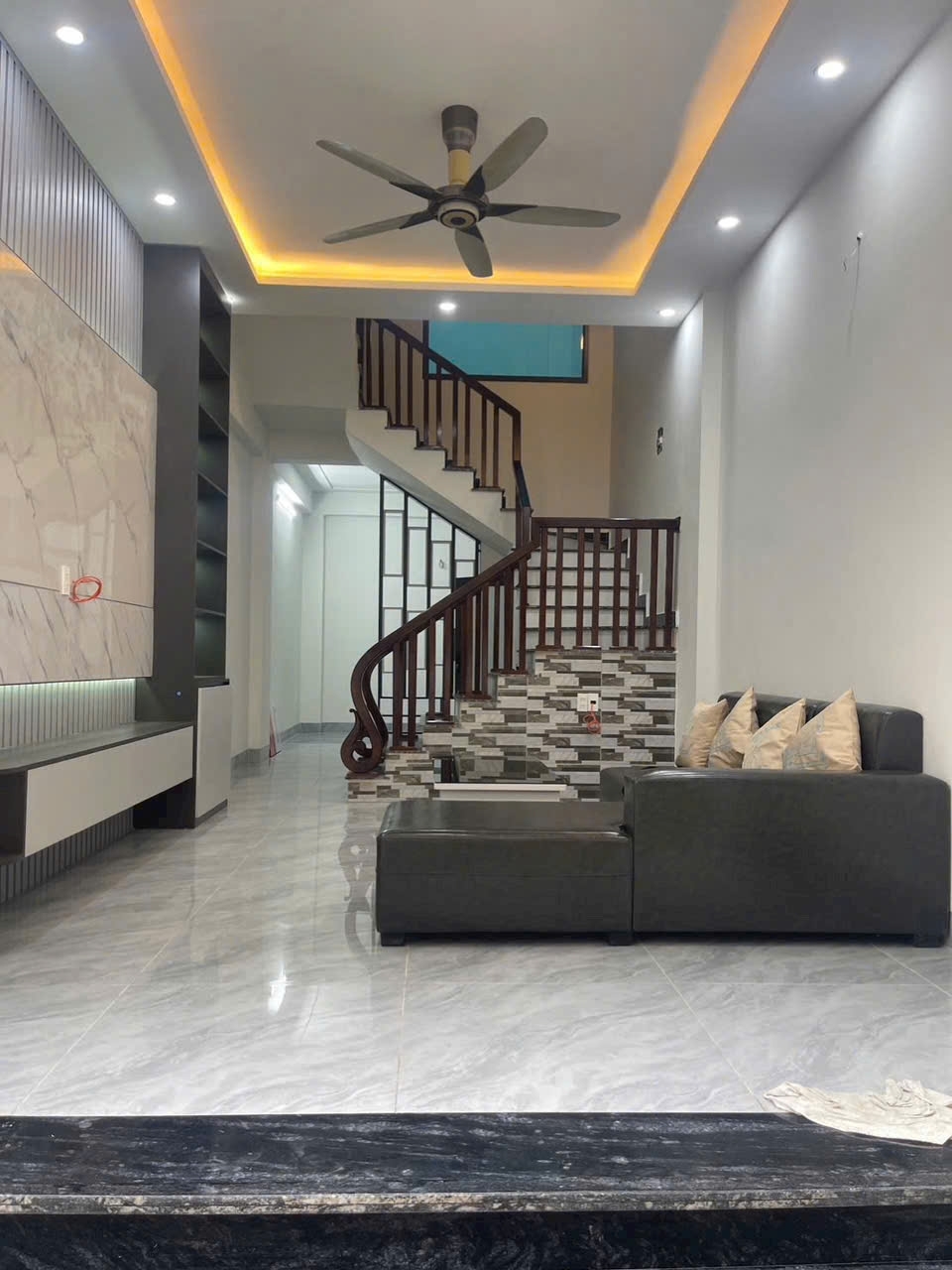 Nhà lô góc 35 tầng ngõ phố Cô Đông – hướng Nam mát mẻ giá 2.7 ty