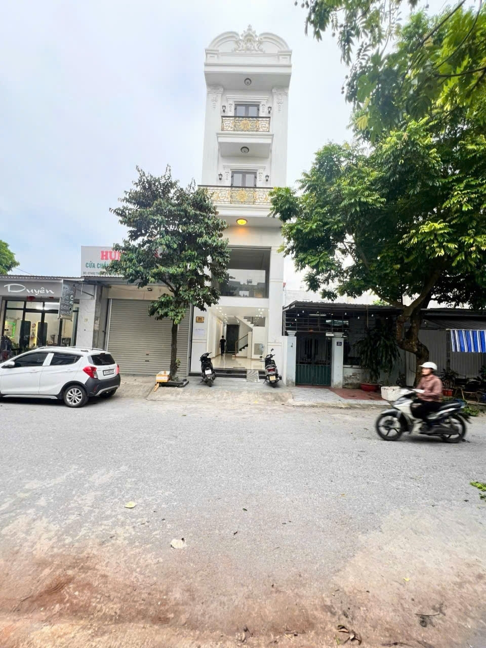 Nhà mặt đường 72m 4 tầng thang máy Giá 9.57 tỉ tại Vĩnh Niệm