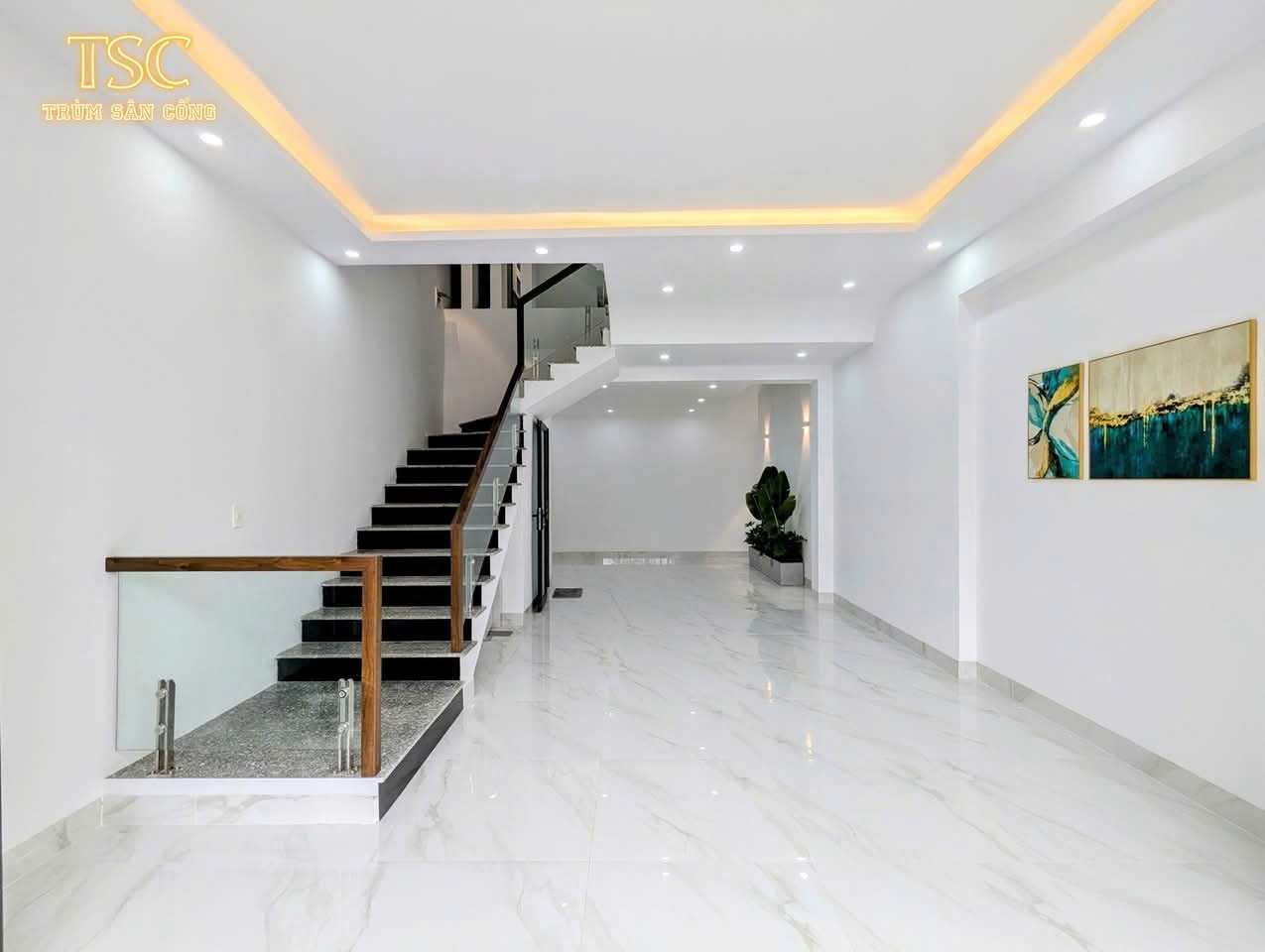 Nhà mặt đường Nam Pháp 55m 4 tầng Giá 5.75 tỉ đối diện nhà thờ