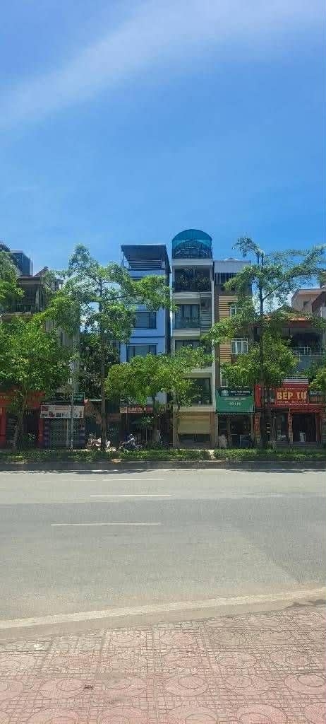 nhà mặt phố Ngô Gia Tự 1 mặt ngõ ôtô vỉa hè rộng cách Nguyễn Văn Cừ-Ngô Gia Tự 100m