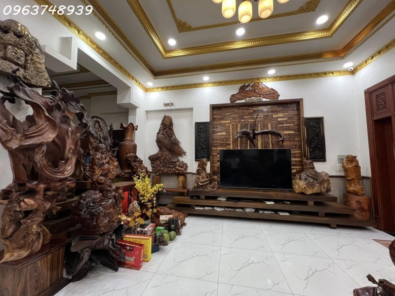 NHÀ MẶT TIỀN ĐƯỜNG DĨ AN 5 TẦNG NGANG 7M 201M2 LÔ GÓC 17 TỶ