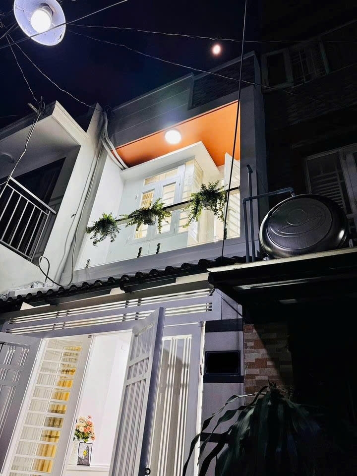 Nhà mặt tiền Trần Thế Sinh, Bến Lức , Long An, 1 lầu, 1 tỷ 1 còn thương lượng.