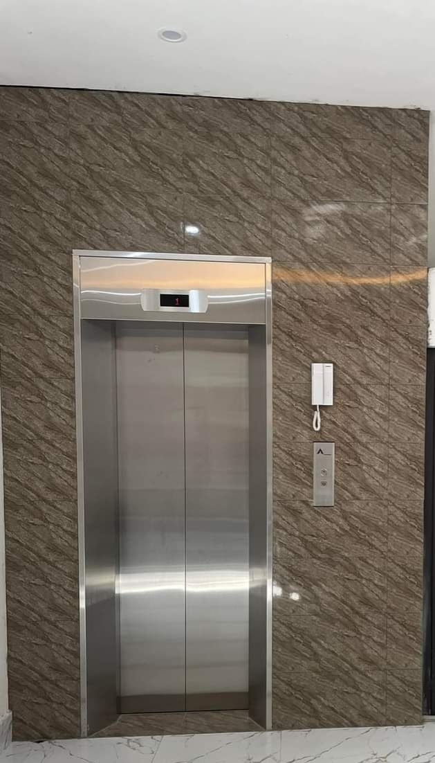 Nhà mình cho thuê Nhà KD VP Nhà Hàng 103m2_ 5T; Lạc Trung-32 Tr