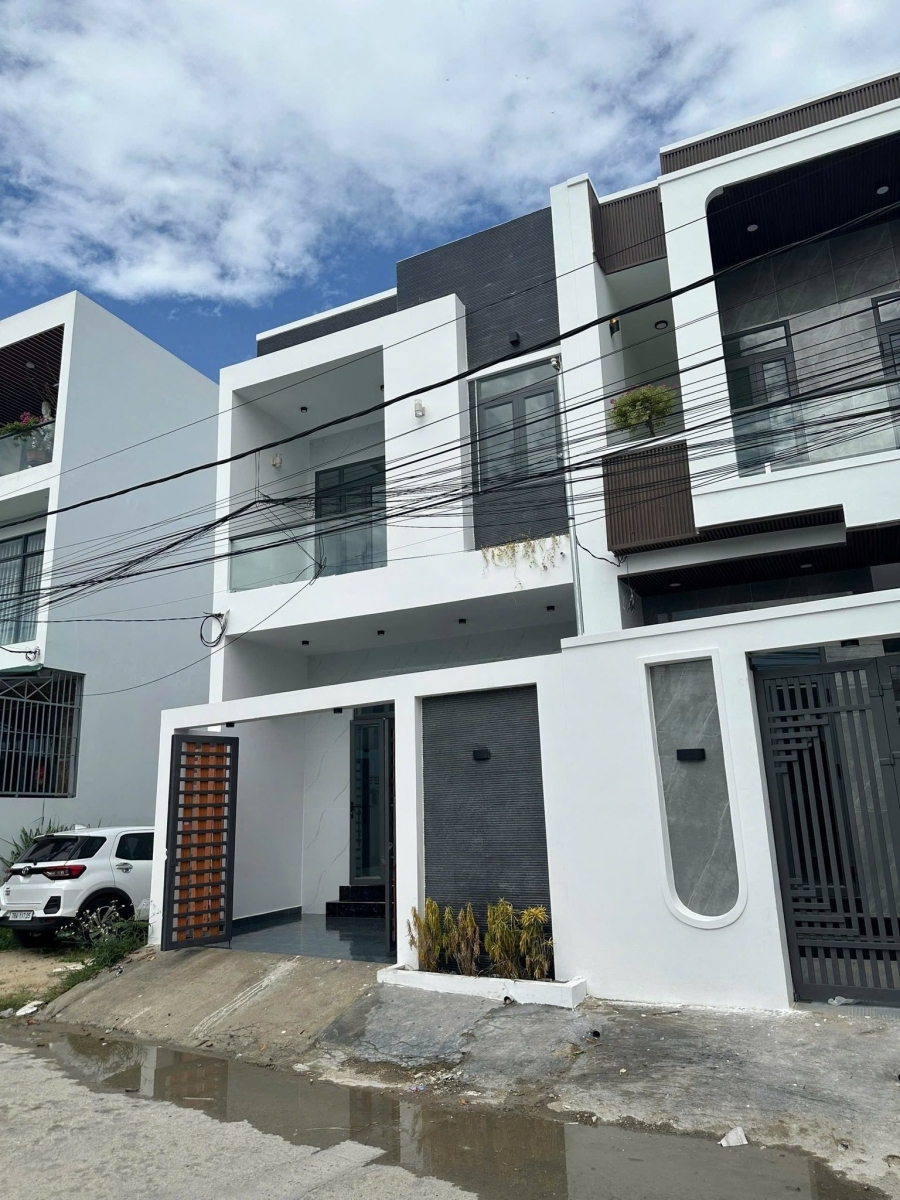 Nhà mới 2 tầng mặt tiền đường Ruộng Thổ ngay đường Thông Tin - Diên An Diên Khánh