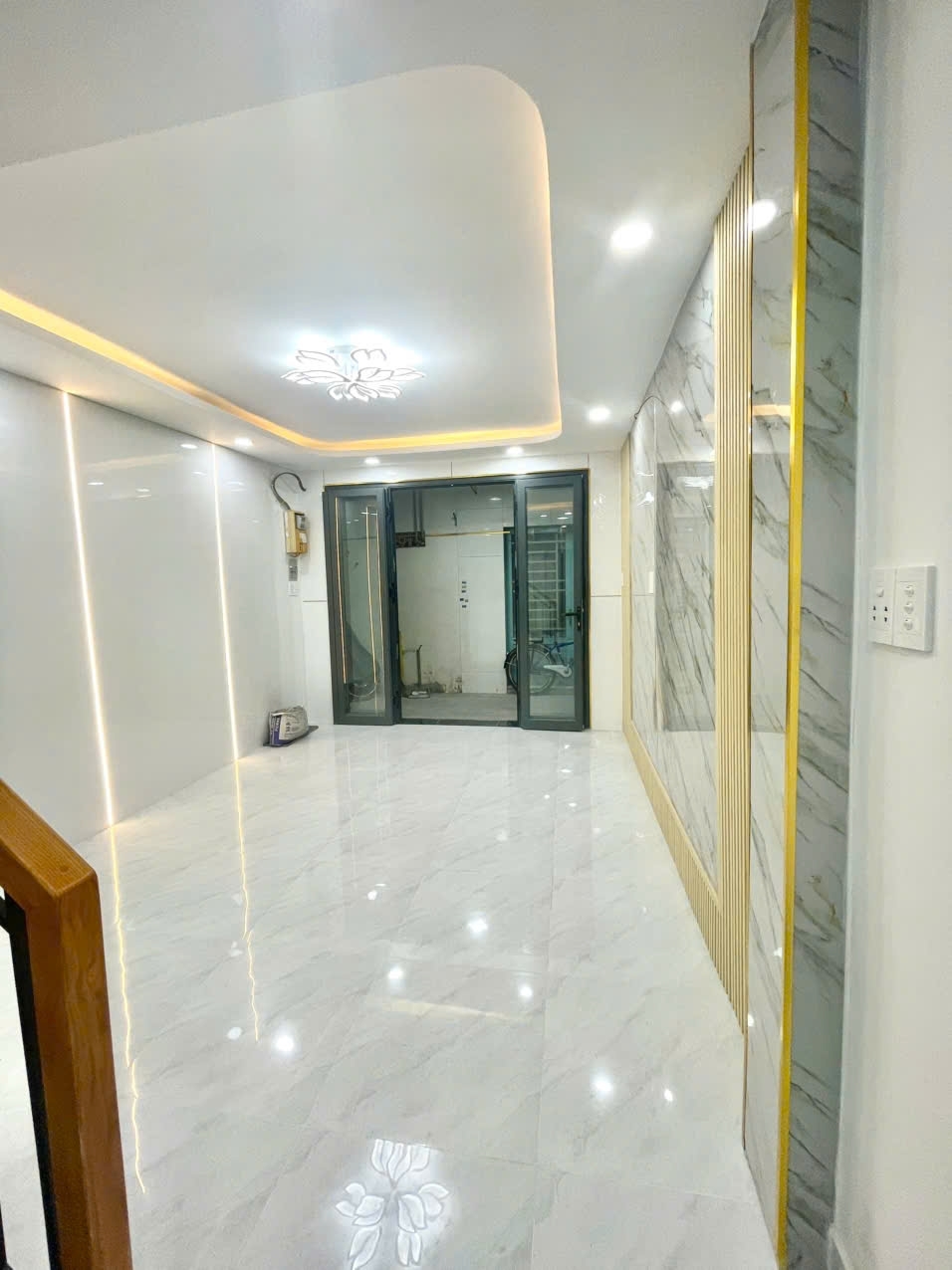 Nhà mới 2 tầng nở hậu hẻm 125 Nguyễn Thị Tần P. Chánh Hưng. Giá 4.98 tỷ TL