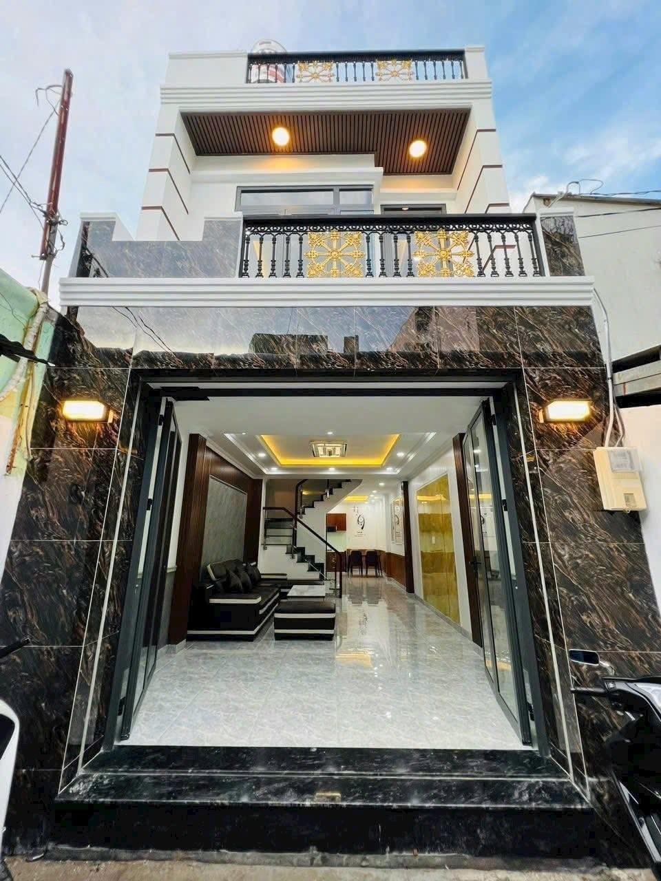 Nhà mới 2 tầng sân thượng Nguyễn Thị Thập  P.Bình Thuận  Q7