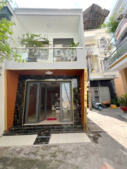 Nhà mới 3.6x12.5m hẻm 372 Tùng Thiện Vương P13Q8 Full nội thất