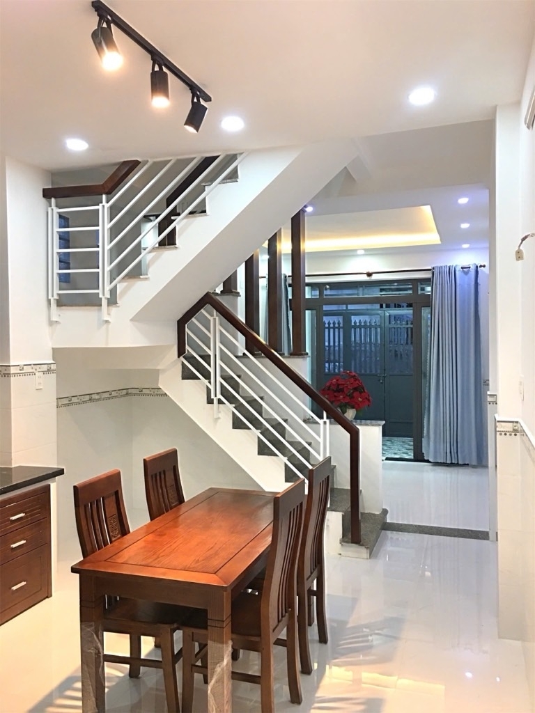 NHÀ MỚI HẺM XE HƠI NGỦ TRONG NHÀ - NGANG 4 DÀI 12 M - 2 TẦNG - 2PN 2 WC - GIÁ NHĨNH 4 TỶ