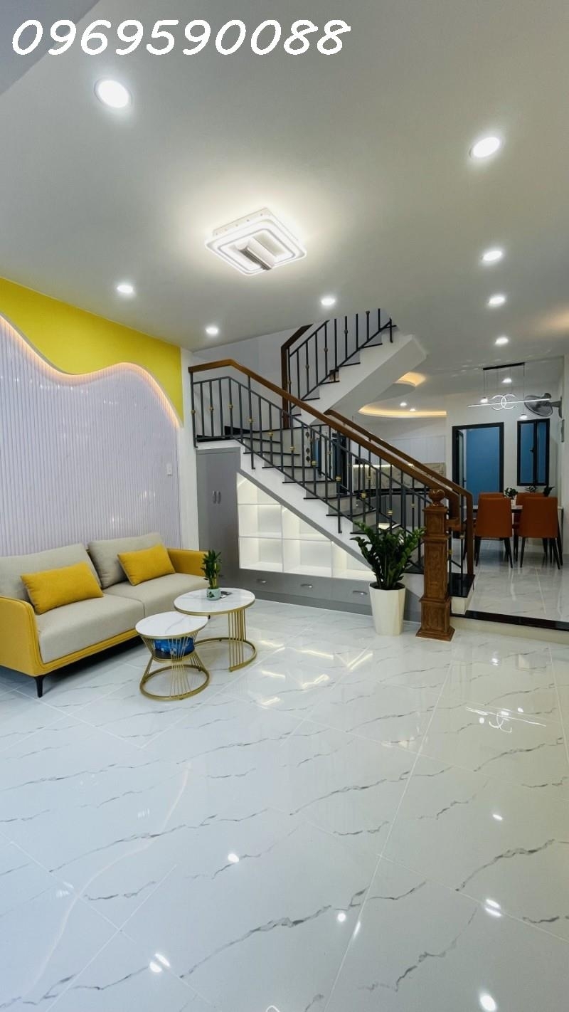 Nhà mới ờ ngay Tân Kỳ Tân Quý Tân Phú. 58m2 ngang 4.3m nở hậu 6m6 giá 5 tỷxx