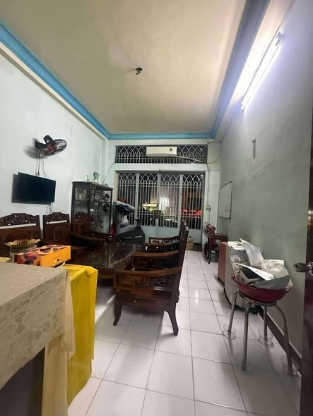 Nhà MT Đường Hùng Vương Phường 9 Quận 5 Cũ.