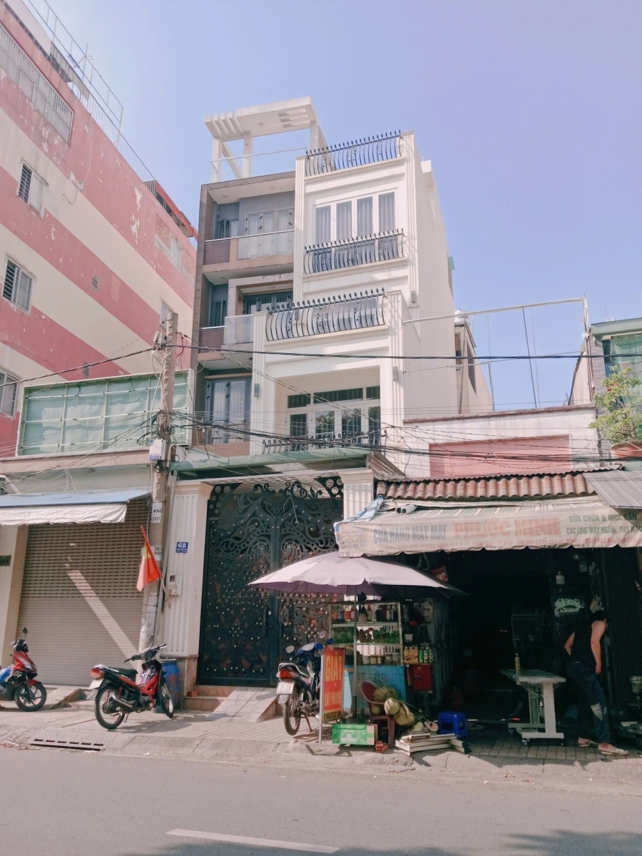 Nhà MT Kênh Nước Đen giáp lê Thúc hoạch gần trường THPT Trần Phú