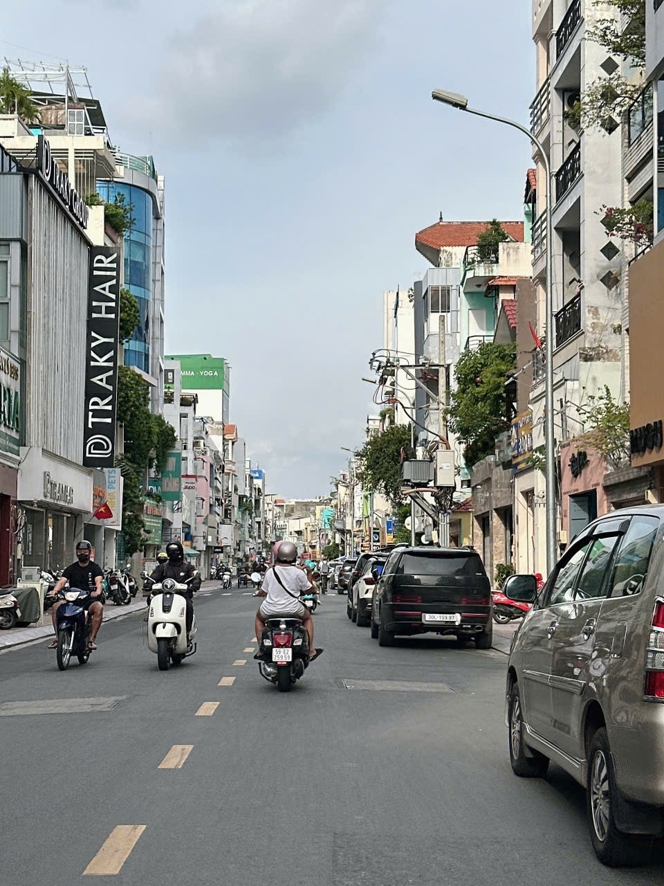 Nhà NGỘP hẻm 525 Huỳnh Văn Bánh 56m2 4 tầng mới xe hơi vi vu gần Trường Sa chỉ 9.5 tỷ