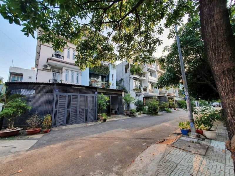 NHÀ PHỐ (7x22) LÔ GÓC 2 MẶT TIỀN – ĐỐI DIỆN CÔNG VIÊN – KDC PHÚ NHUẬN Q12