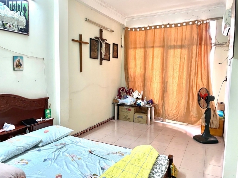 Nhà Quận 10 Hoà Hảo ngang 43m dài 12m trệt lững lầu BTCT hoàn công đủ