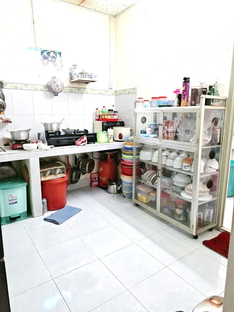 Nhà rẻ Quận 9 hẻm Xe Hơi Diện tích 50m2 2 tầng kiên cố ở ngay chỉ 2.2 ty