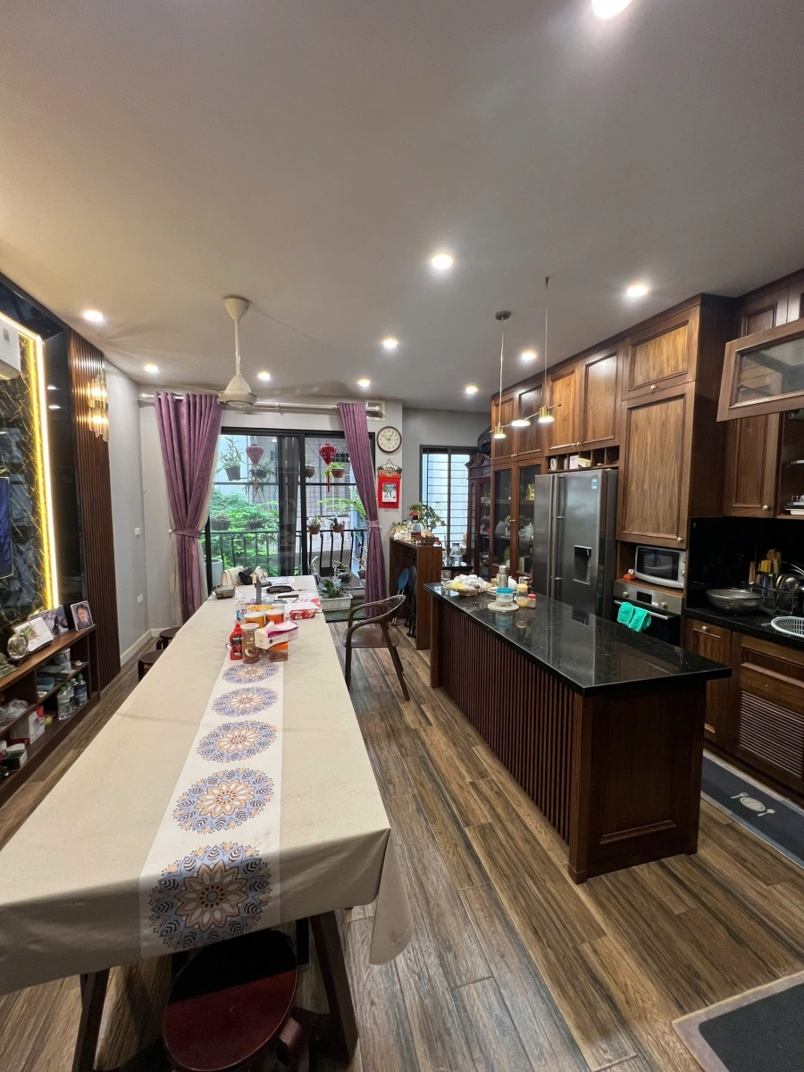 Nhà riêng Pháo Đài Láng DT 60m2 5 tầng lô góc giá 21.x tỷ có TL