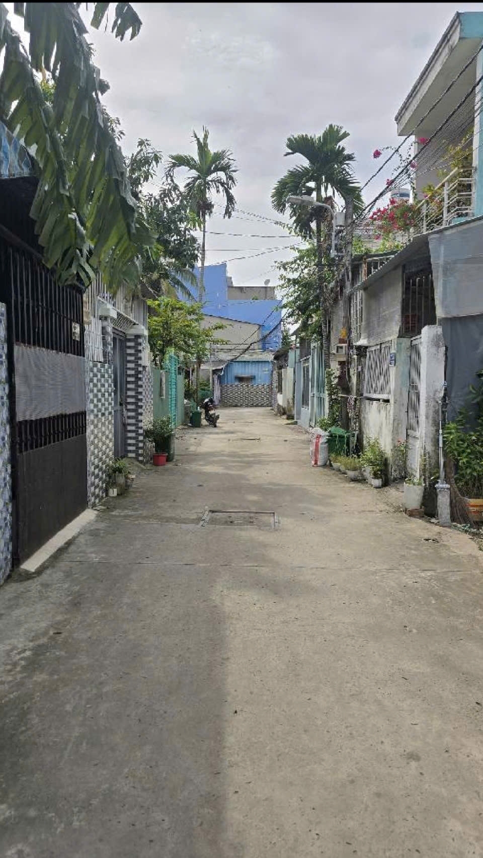 Nhà  trung tâm phường Long Trường Q9 hiếm bán385ty Đường trước nhà 6m sổ sẵn nhà