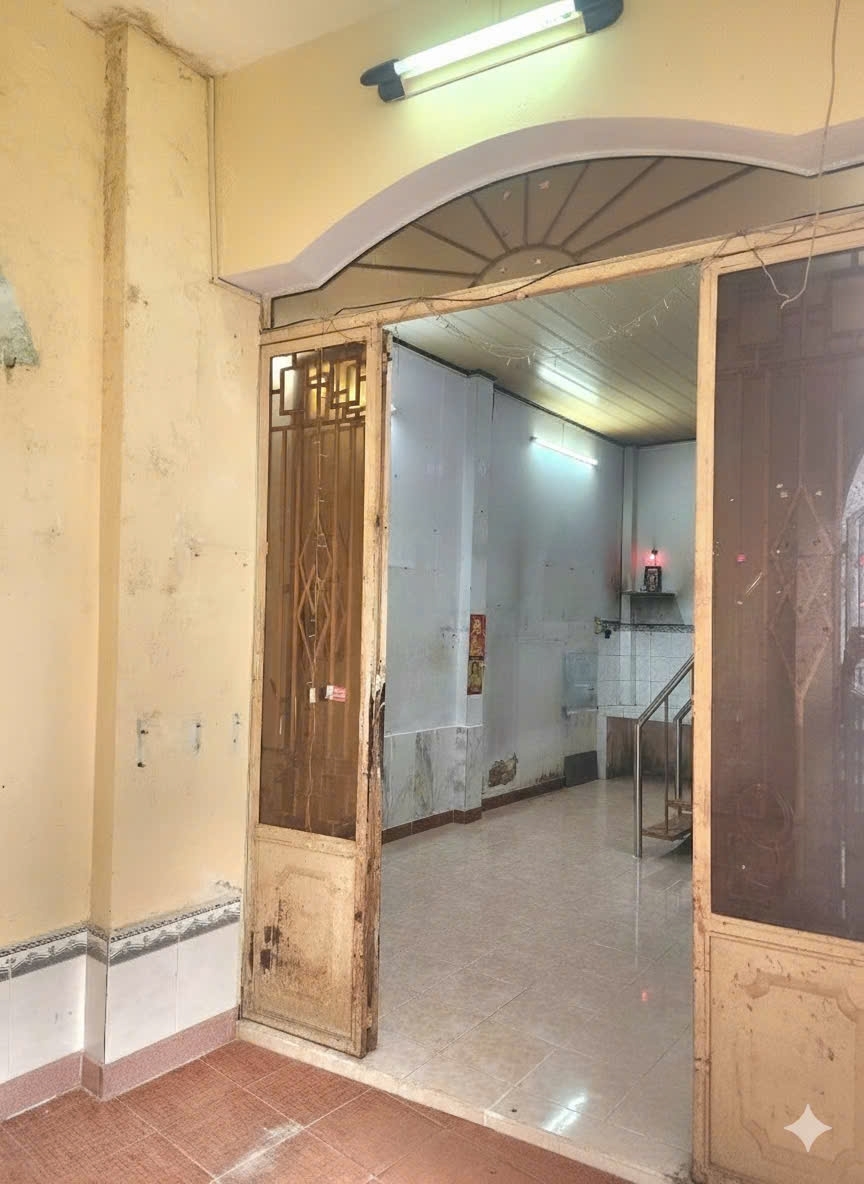 Nhà vị trí đẹp hẻm 110 Tạ Quang Bửu P3Q8