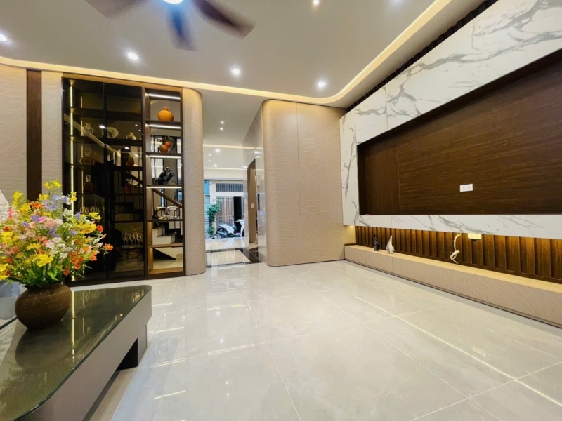 NHANH!BÁN NHÀ ĐỨC DIỄNBỂ BƠI TỪ LIÊMOTOTHANG MÁYDT:45Mx6TMT=5mnhỉnh 8ty