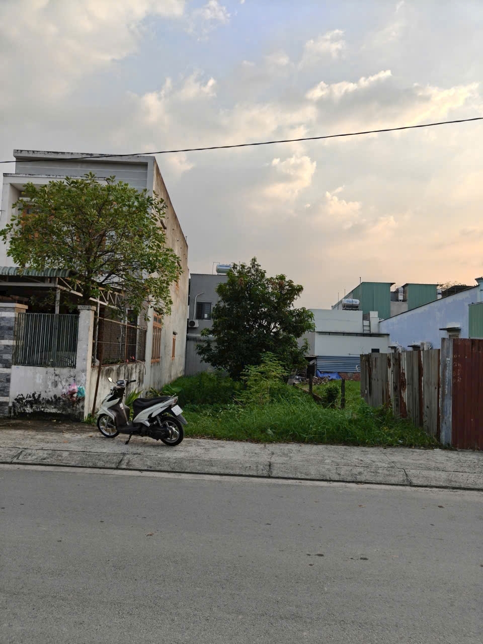 ÔNG ANH KẸT BÁN GÁP MIẾNG ĐẤT MẶT TIỀN NGUYỄN THỊ SÁNG ĐÔNG THẠNH HÓC MÔN