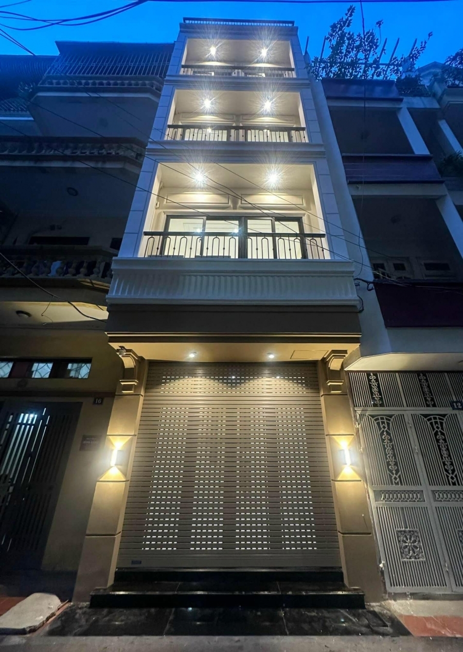 Phân Lô Trung Kính to ô tô tránh kinh doanh 74m 6 tàng 22.8 Tỷ.