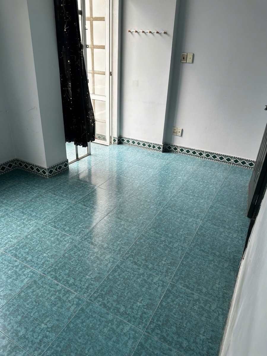 Phòng trống ban công – Trường Chinh Q12 Tp HCM