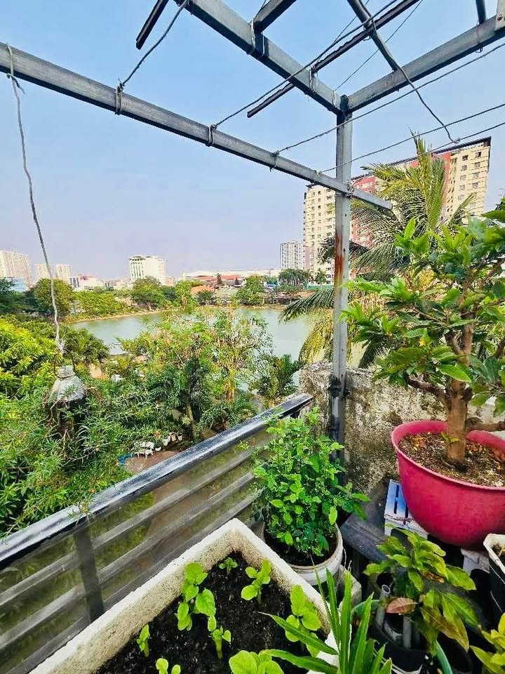 PHÚ THỌ HÒA  SÁT HXH 68M2 NGANG 4.5 NỞ HẬU –3 TẦNG 4PN  VIEW CÔNG VIÊN  NHỈNH 7