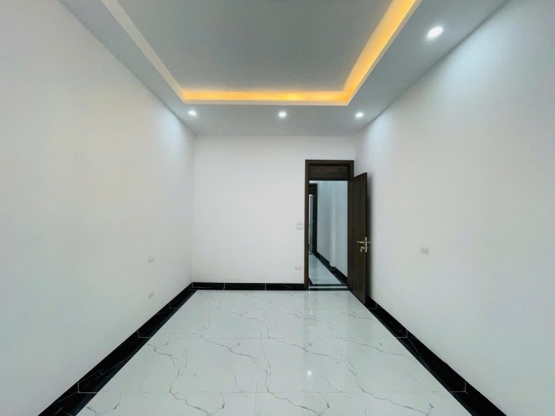 PL TÔ VĨNH DIỆN - Ô TÔ - NHÀ MỚI - GẦN PHỐ DT 43m2 4 tầng mặt tiền 3.4m Giá 16.8 tỷ