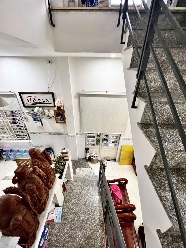 Quận 12 - Mặt Tiền Đông Hưng Thuận 02 Vừa ở Vừa Kinh Doanh - DT: 187m2 Giá 195 tỷ