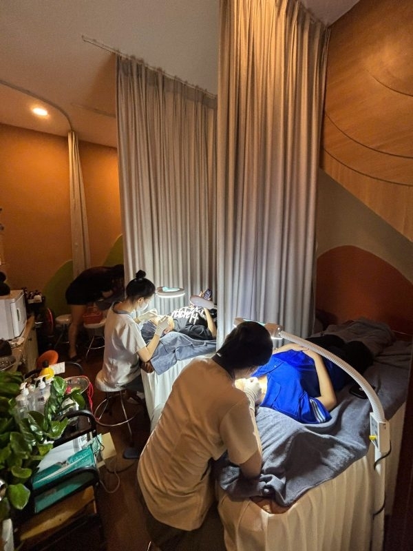 Quận 3 ! Sang Spa – Nail – Gội nằm tại Trần Quang DiệuQuận 3 – khu vực dân cư đông Tel : 0903547088